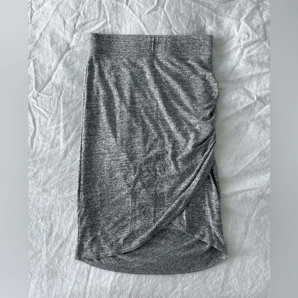 Aritzia Wilfred Free skirt - Picture 4 of 6